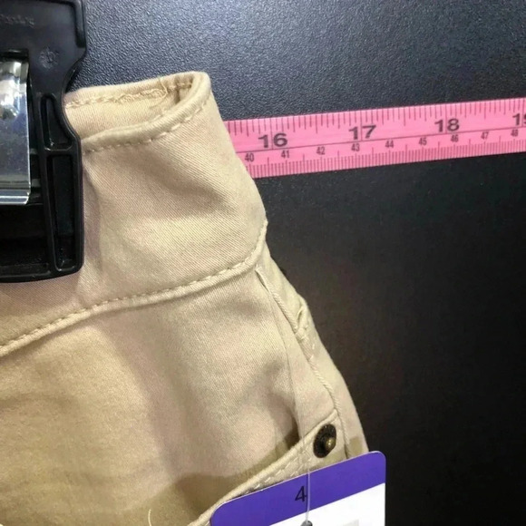 DKNY Mid Thigh, Roll Cuff,5 pocket,belt loop,zip fly, stretch, Chichino Tan - Picture 6 of 8